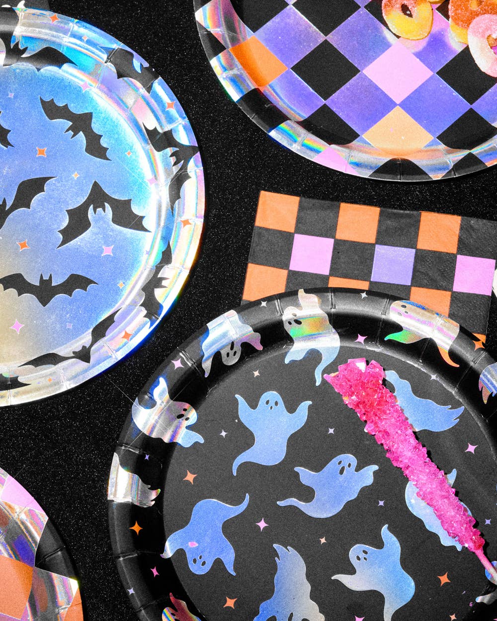 Halloween Plates - 12 paper plates, checkered, bats, ghosts
